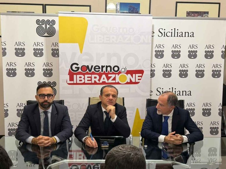 VIDEO | Governo di Liberazione, De Luca suona la carica: “Abbattiamo il ‘pizzo legalizzato’ in Regione”