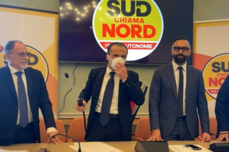 Cateno De Luca consegna un “regalo” a Schifani per ripulire la Regione: “Non servono le dimissioni del Presidente”