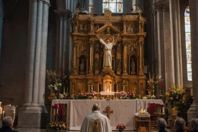Giovani beccati a fare sesso in chiesa e in sacrestia, l’ira del parroco: “Grave atto di profanazione”