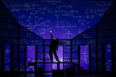 Come “Enigma” porta sulla scena la dolorosa storia di Alan Turing