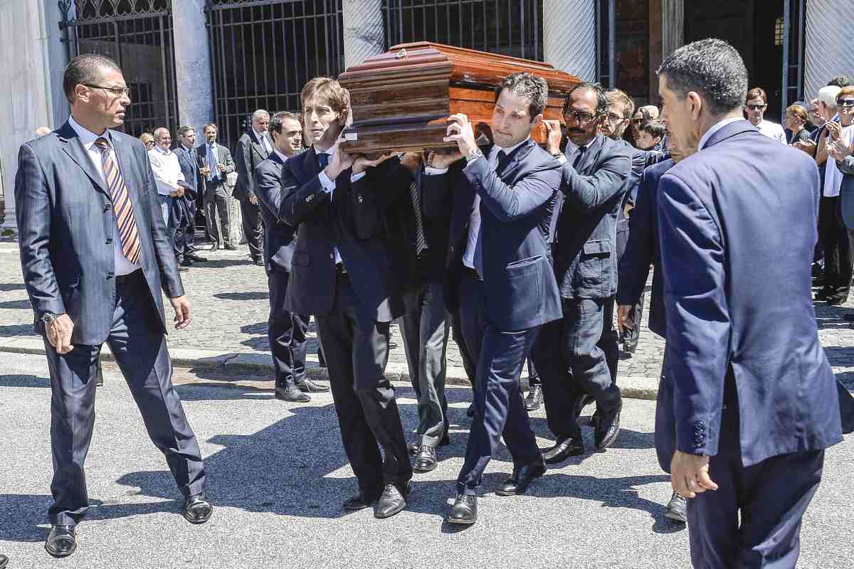 Viene celebrato un funerale senza il defunto: bara rimasta vuota e salma in ospedale