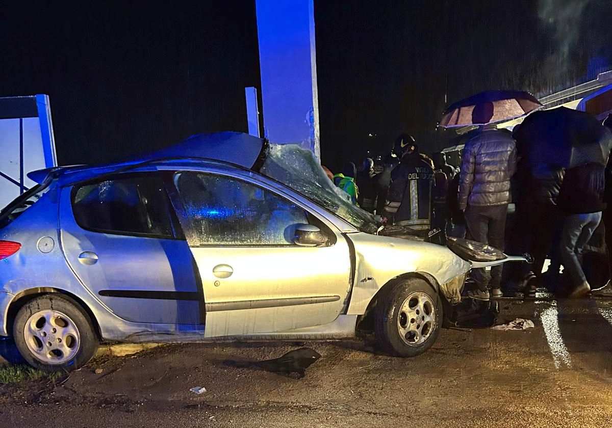 Tragico schianto a Belmonte Mezzagno, morto un giovane di 24 anni Tragico schianto a Belmonte Mezzagno, morto un giovane di 24 anni