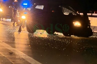 Paura in tangenziale allo svincolo di Misterbianco, auto si schianta contro il guardrail