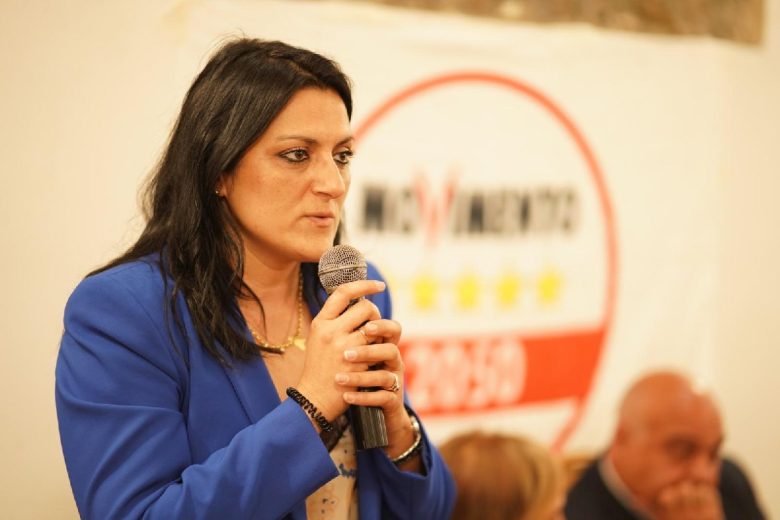 Fuga dei cervelli al Nord, Marano (M5s): “Non abbiamo bisogno del Ponte sullo Stretto ma di un futuro per i nostri giovani”