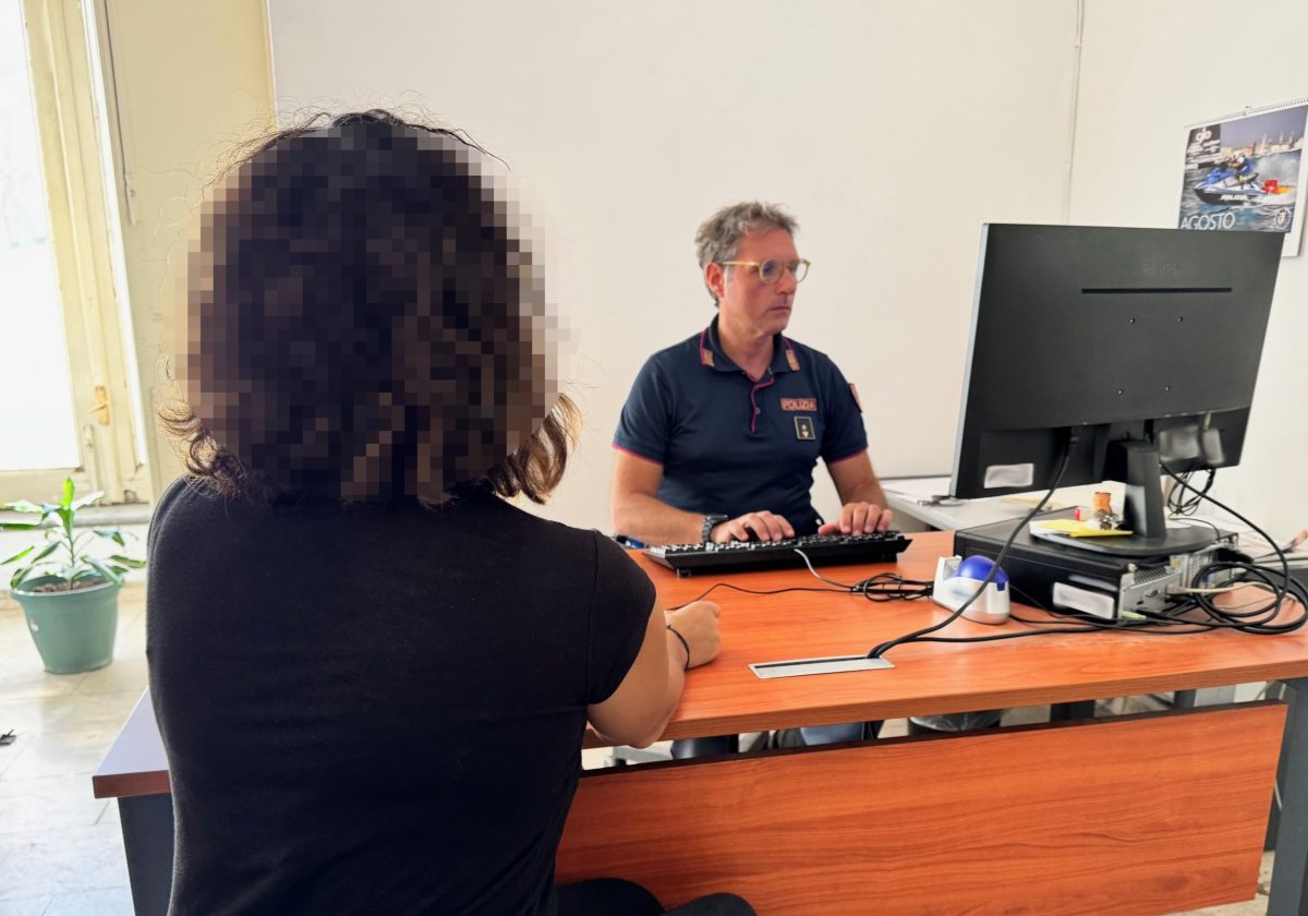 “Dammi i soldi o ti do fuoco”, le minacce alla madre e i maltrattamenti: arresto a Catania