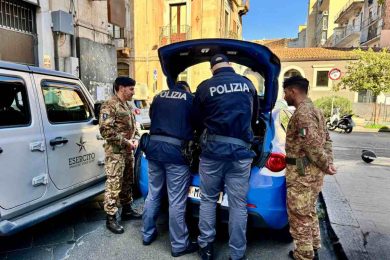Paura a Catania, 16enne indiano viene scoperto mentre ruba un motorino e scappa: arrestato