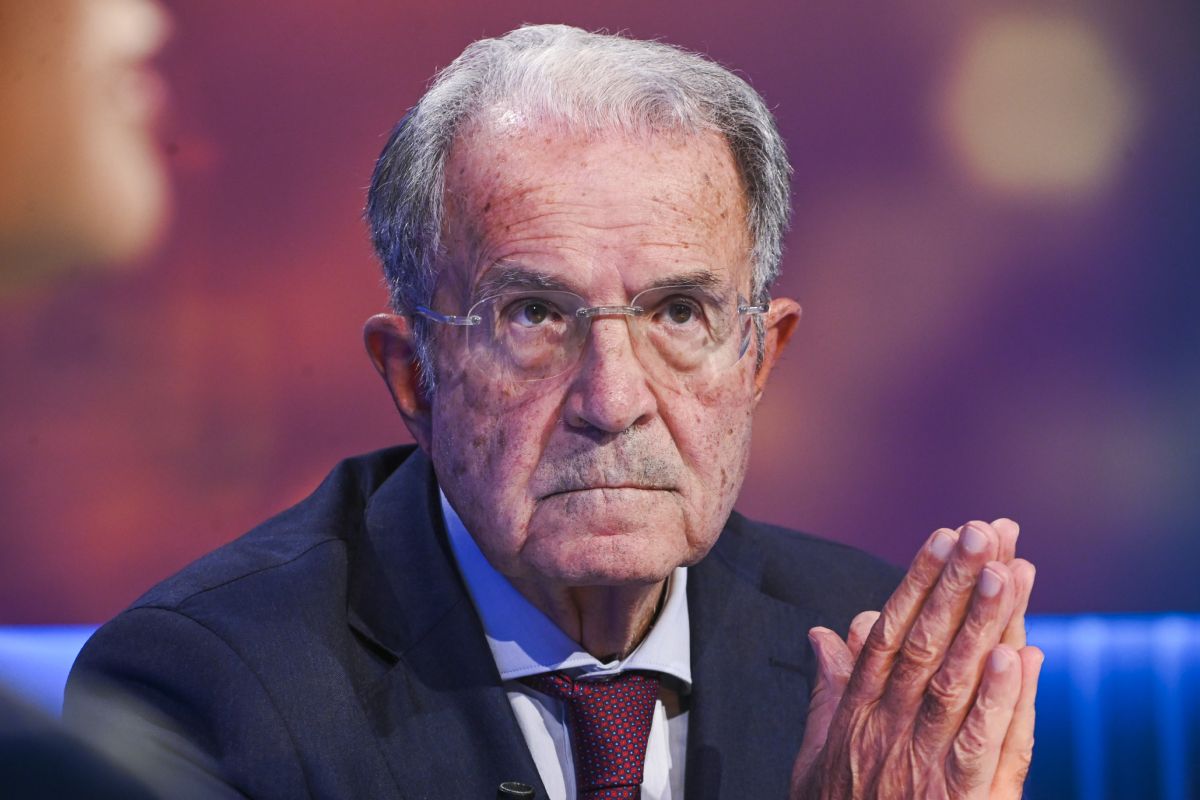 Centrosinistra, Prodi: “Con Schlein tutto chiarito. Speriamo che a Conte non gli prenda la bertinottite”