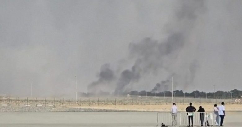 Devastante incidente aereo, tragedia al Dubai Air Show: caccia si schianta, morto il pilota – VIDEO