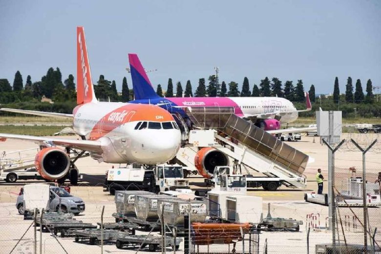 Sciopero aerei e trasporto pubblico: il clou è 14 novembre ma ci sono altre date calde, ecco il calendario