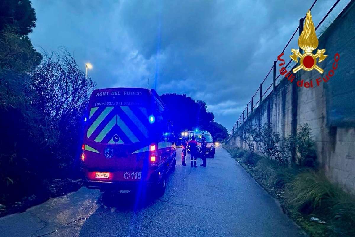 Piogge e strade allagate a Palermo, paura per un’auto con neonato a bordo intrappolata in via La Malfa