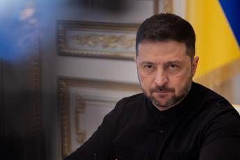 Ucraina, Zelensky: “Spero nuovo pacchetto sanzioni Ue contro la Russia pronto entro un mese”