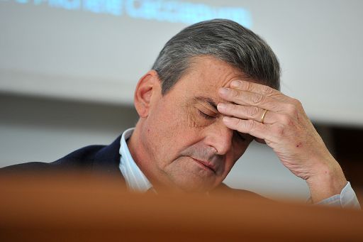 Calenda: chiarire se Di Battista è legato alla propaganda russa