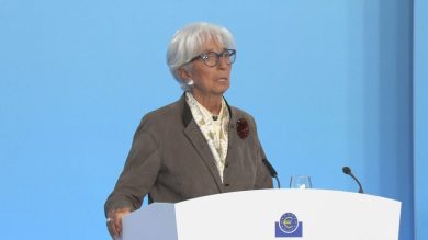 Lagarde: inflazione resterà attorno a target 2% nei prossimi mesi