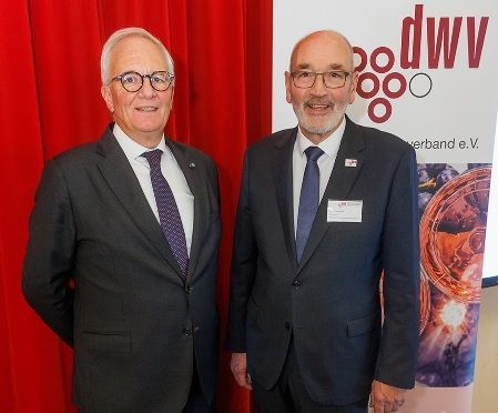 Vino, Deutscher Weinbauverband entra in Efow, Federazione dei vini IG