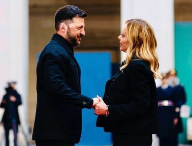 Ucraina, Meloni vede Zelensky: unità sui passi per la pace. Salvini: Kiev ha perso guerra,basta aiuti