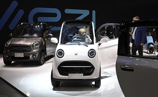 Auto, FT: Bruxelles studia agevolazioni a piccole elettriche Made in EU