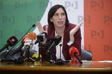 Pd, domani assemblea. Tensioni minoranza su ipotesi conta