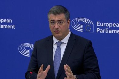 Auto, Tzitzikostas: dal 2035 30%-35% potranno essere non elettriche