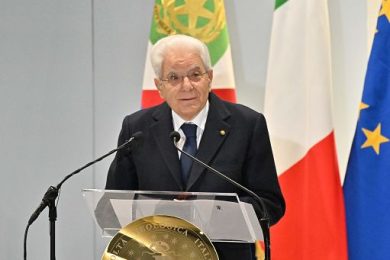 Difesa, Mattarella: grazie a donne e uomini delle Forze armate