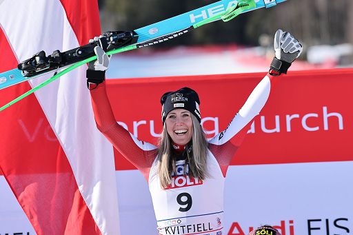 Sci, l’austriaca Huetter vince la libera in Val d’Isere