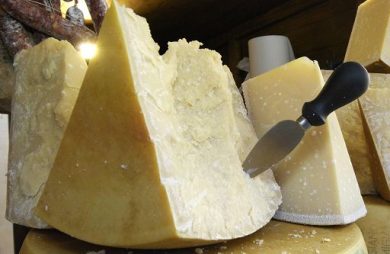 Cina impone dazi su prodotti lattiero-caseari Ue fino al 42,7%