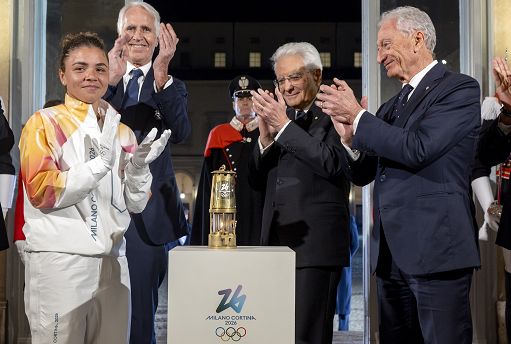 Milano-Cortina, Mattarella consegna Tricolore ai portabandiera azzurri