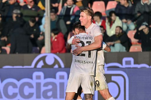 Calcio, Cremonese-Napoli 0-2, doppietta di Hojlund