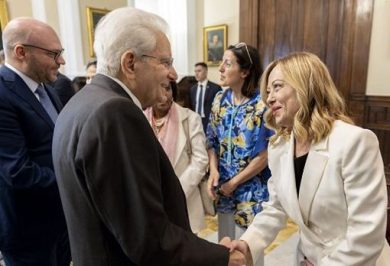 Meloni chiama Mattarella: grazie per parole su Repubblica, impegno per pace