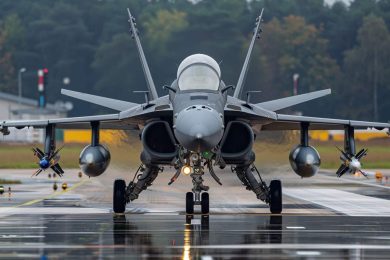 Tragedia in volo, precipita aereo militare: 7 morti