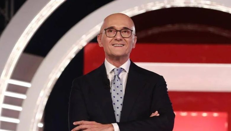 Alfonso Signorini si autosospende da Mediaset dopo le accuse di Corona: “Campagna calunniosa e diffamatoria”