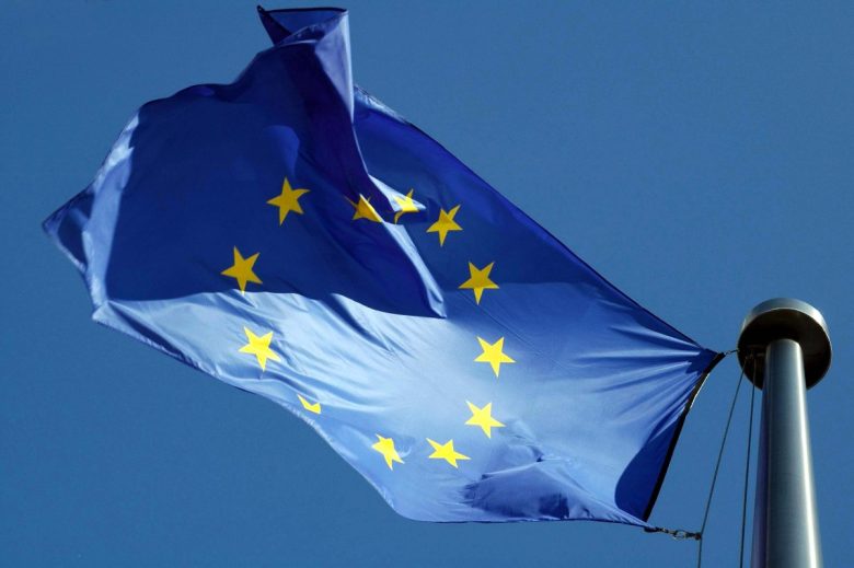 L’Ue in crisi e il filo che collega Trump e Putin. Claudio Gatti al QdS: “Una seria minaccia”