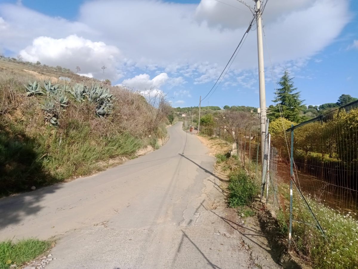 Caltagirone, Roccuzzo: “In corso verifiche per portare l’acqua nelle zone periferiche” Caltagirone, Roccuzzo: “In corso verifiche per portare l’acqua nelle zone periferiche”