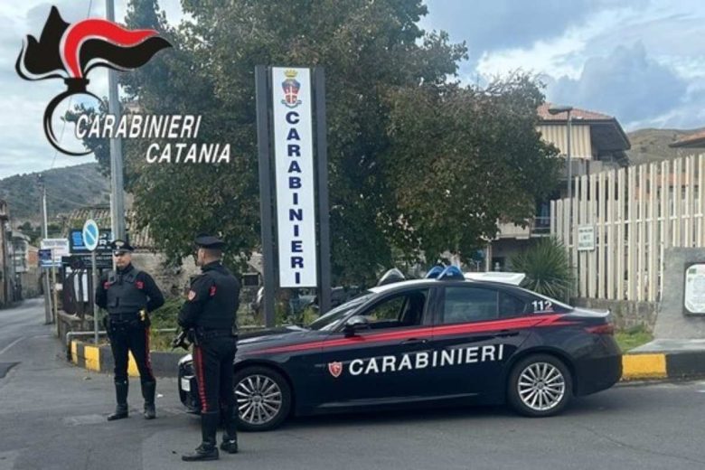 Paura a Randazzo, prima la lite per un paio di pantaloni e poi la rapina: due giovani extracomunitari denunciati