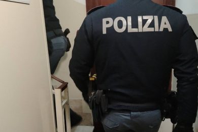 Orrore a Palermo, cane massacrato a colpi di mazza e trovato agonizzante. Ferrandelli: “Comunità scossa”