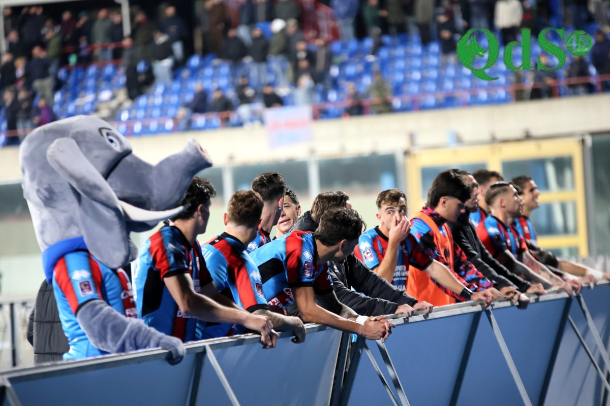 Catania-Crotone 2-0, la fotogallery: gli scatti più belli dal “Massimino”