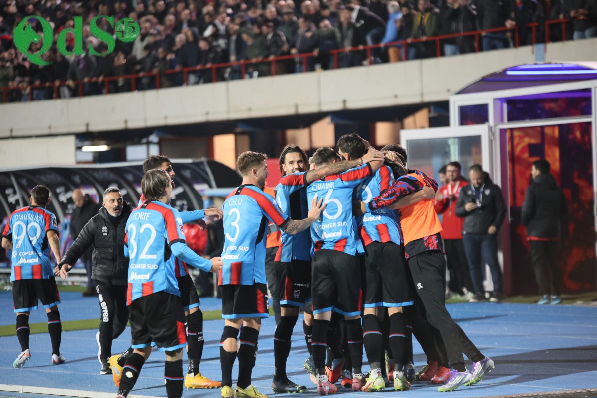 Catania-Crotone 2-0, la fotogallery: gli scatti più belli dal “Massimino”
