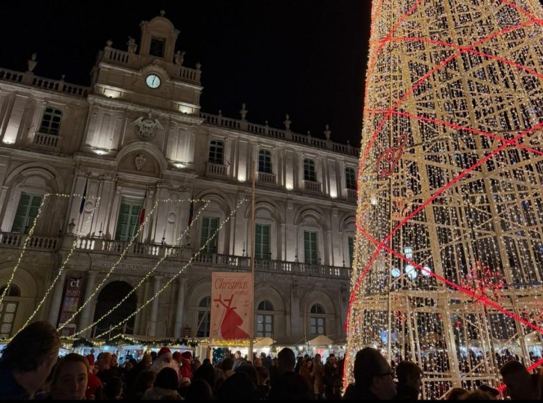 VIDEO | La magia notturna della Catania natalizia