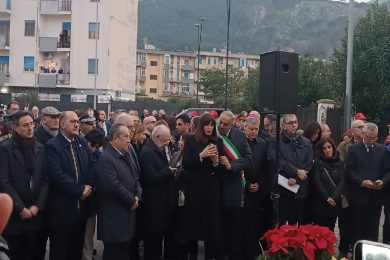 VIDEO | Borgo Nuovo riparte dal suo Crocifisso. Il ministro Bernini a Palermo: “Qui il modello Caivano”