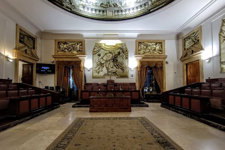 Catania, nota congiunta di Pd e M5s: “Il bilancio del Comune? Meglio non parlarne”