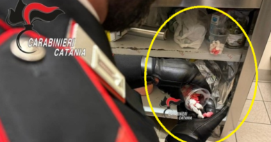 Droga a casa della sorella ignara: blitz ad Acireale