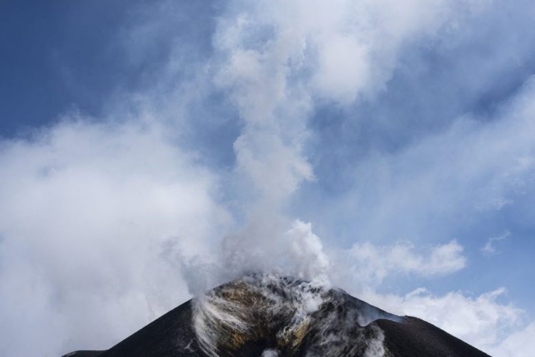 Etna, ancora in corso l’attività al cratere di Nord-Est