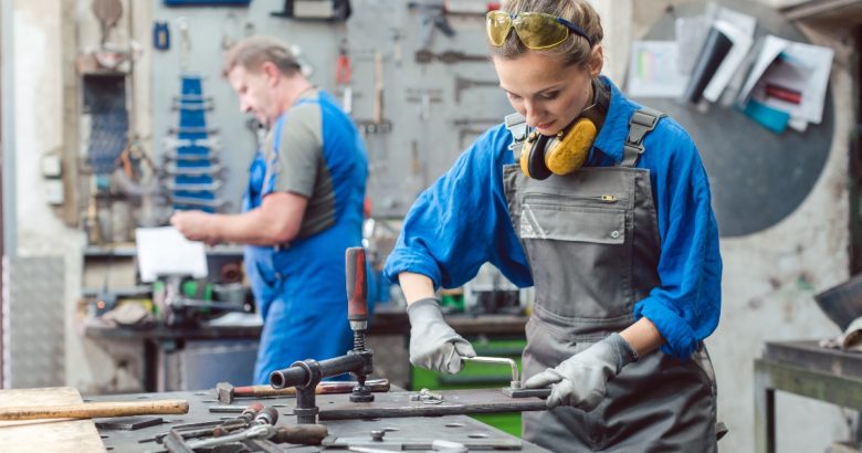 Continua la fuga delle donne dal mondo del lavoro soprattutto in un Meridione senza servizi adeguati