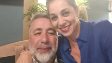 Uccise la moglie a coltellate per 250 euro: il marito resta in carcere