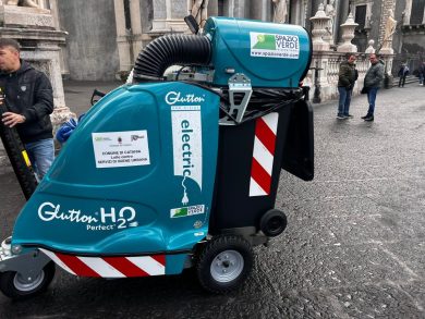 VIDEO | Pulizia a Catania, arrivano i nuovi soffiatori e idropulitrici