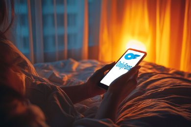 Onlyfans, incombe la tassa etica sui content creator: chi produce materiale potrebbe pagare un 25% supplementare