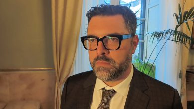 Mozione di sfiducia, De Luca (M5S): “Prima il governo Schifani toglie le tende e meglio è” – VIDEO