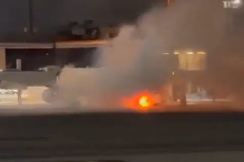 Paura sull’Airbus, aereo in fiamme prima del decollo: le immagini – VIDEO