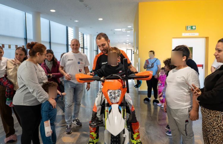 Mototerapia, la missione della Motorlife per regalare un sorriso ai bambini con disabilità – VIDEO
