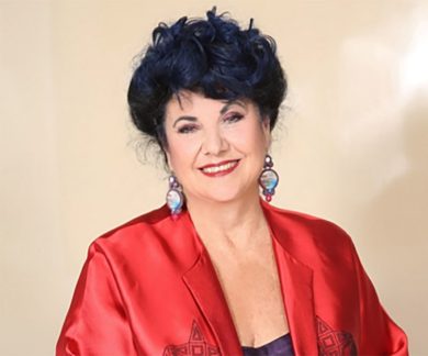 L’ironica e vulcanica Marisa Laurito si racconta: “Credo nella potentissima energia dell’amore”