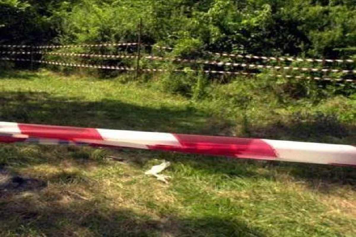 Cadavere con ferita da arma da fuoco alla testa rinvenuto nelle campagne, indagini